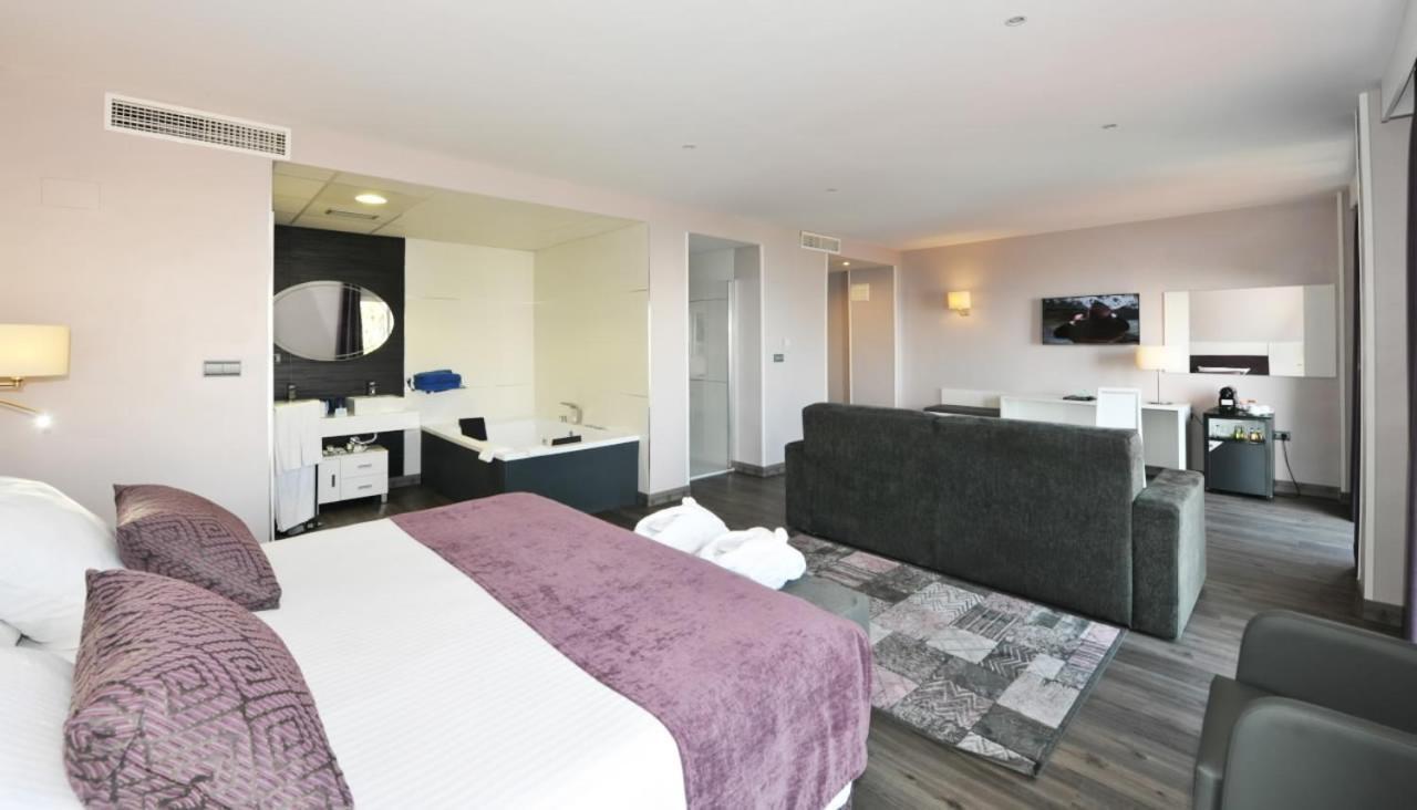 Hotel Salobrena Suites Ngoại thất bức ảnh